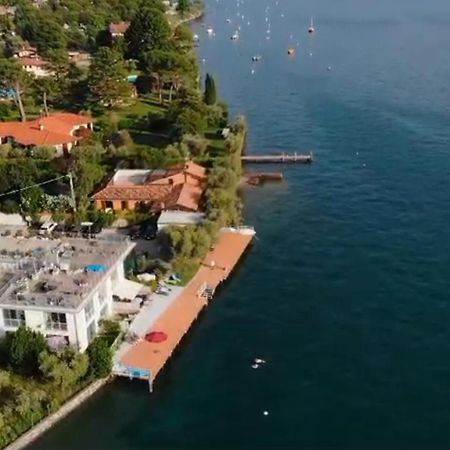Direttamente Al Lago Apartments Marone Exteriör bild