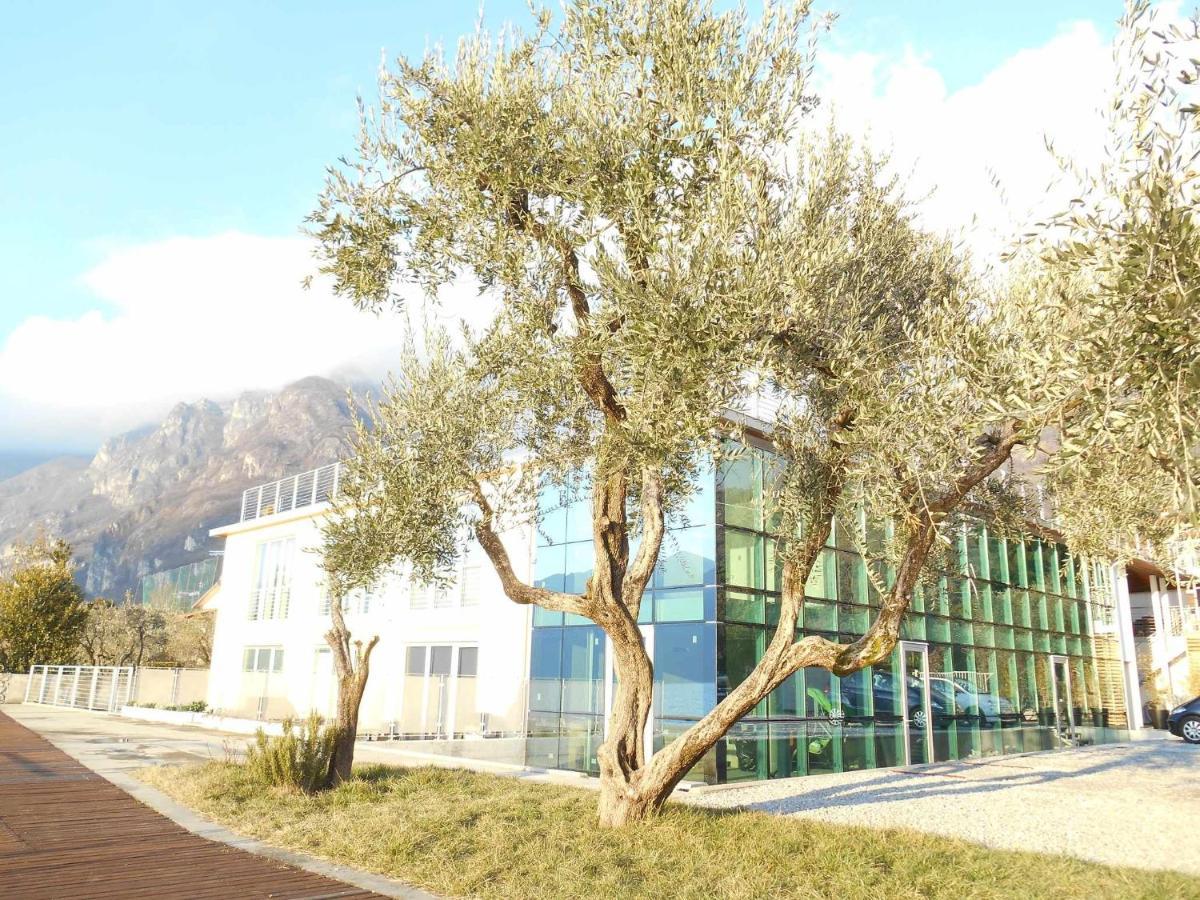 Direttamente Al Lago Apartments Marone Exteriör bild
