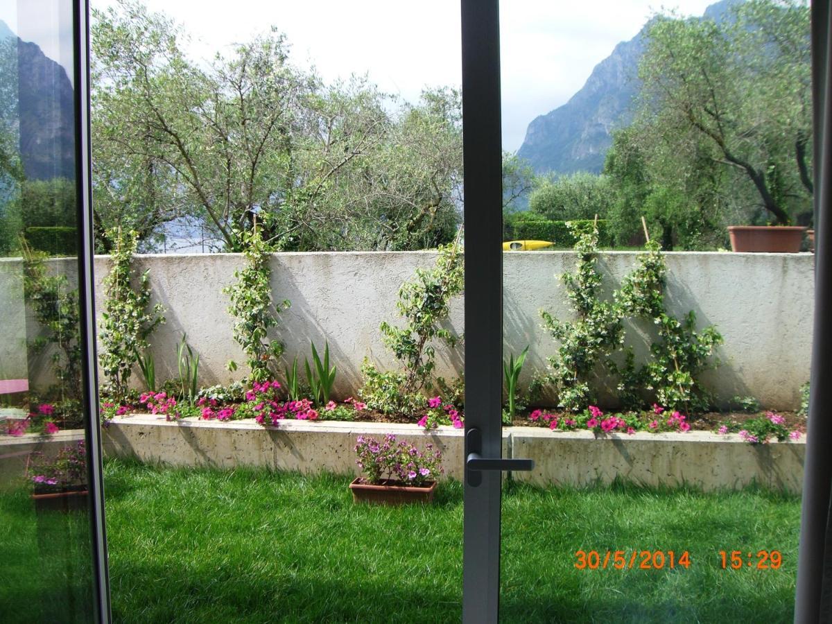 Direttamente Al Lago Apartments Marone Exteriör bild